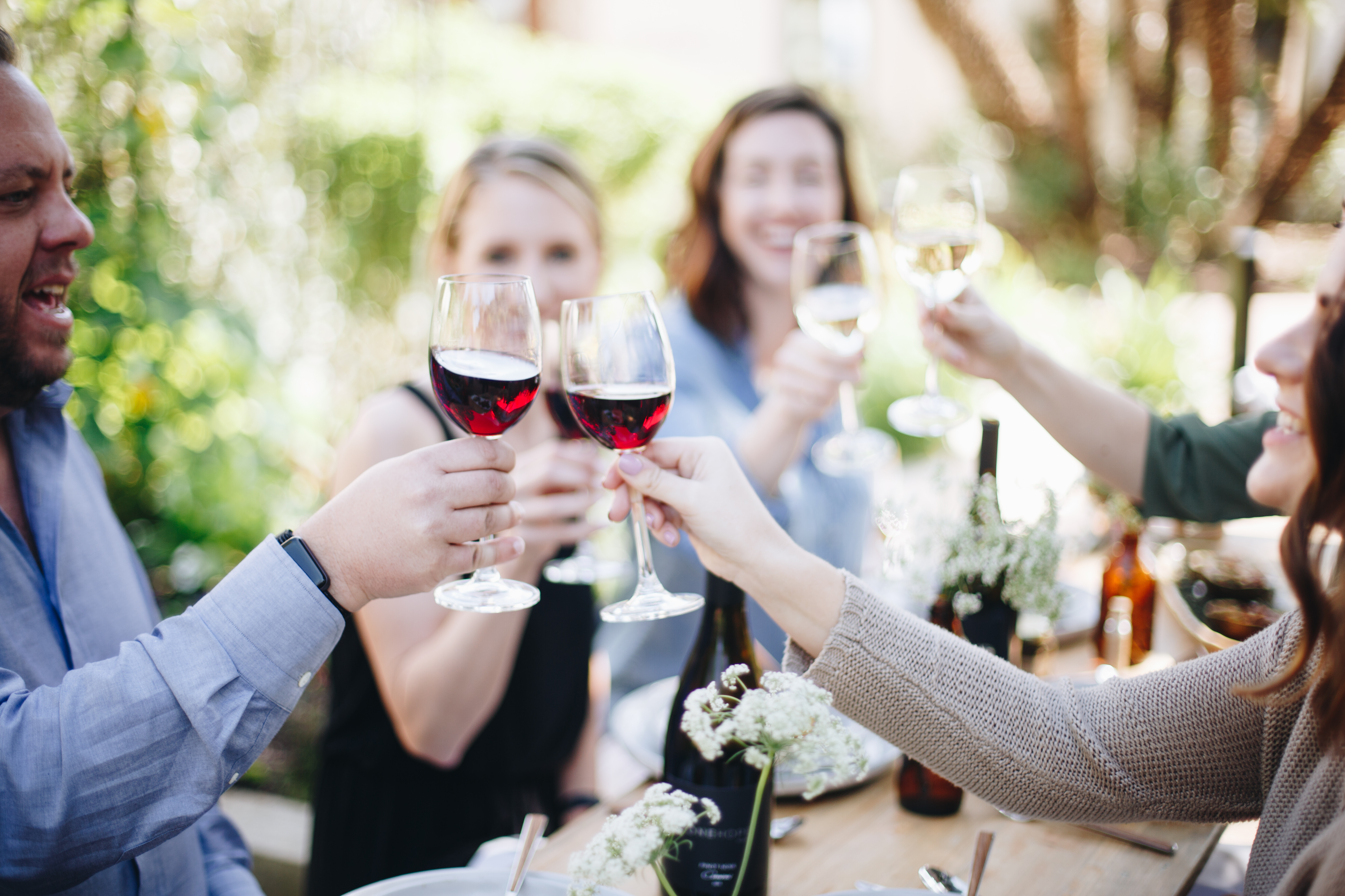 What is the Difference Between Red and White Wine Glasses? - ONEHOPE Blog